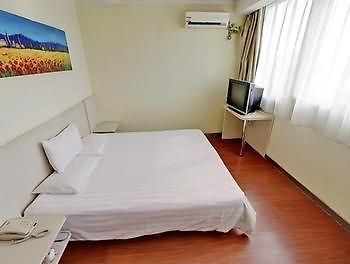 Hanting Express Wuhan Xinhua Road 2 Экстерьер фото